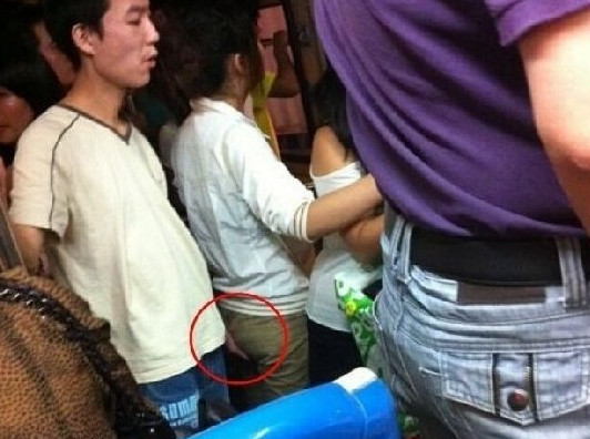 阴暗的“顶族”照不进法律的阳光？