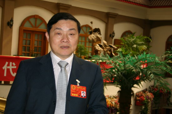 图为华菱钢铁集团副总经理郑柏平。（图片来源于网络）