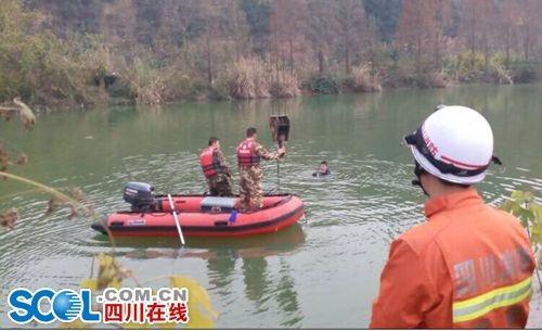 施救现场。李志豪 摄