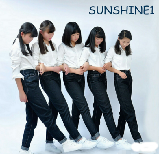 新女团Sunshine合影