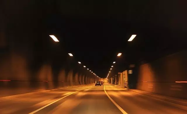 女子见男网友被囚禁十余天 遭对方舅舅殴打强奸