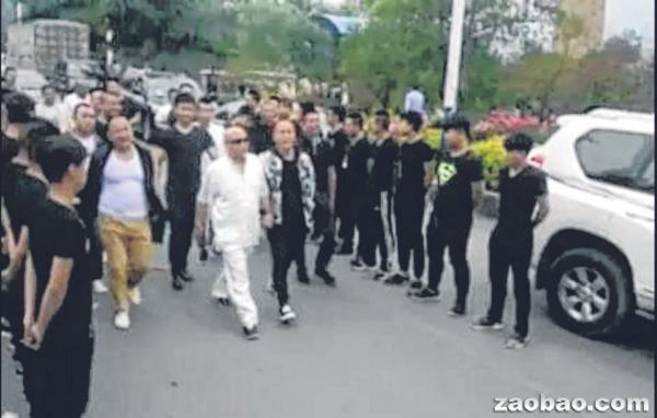 专制政权，黑社会